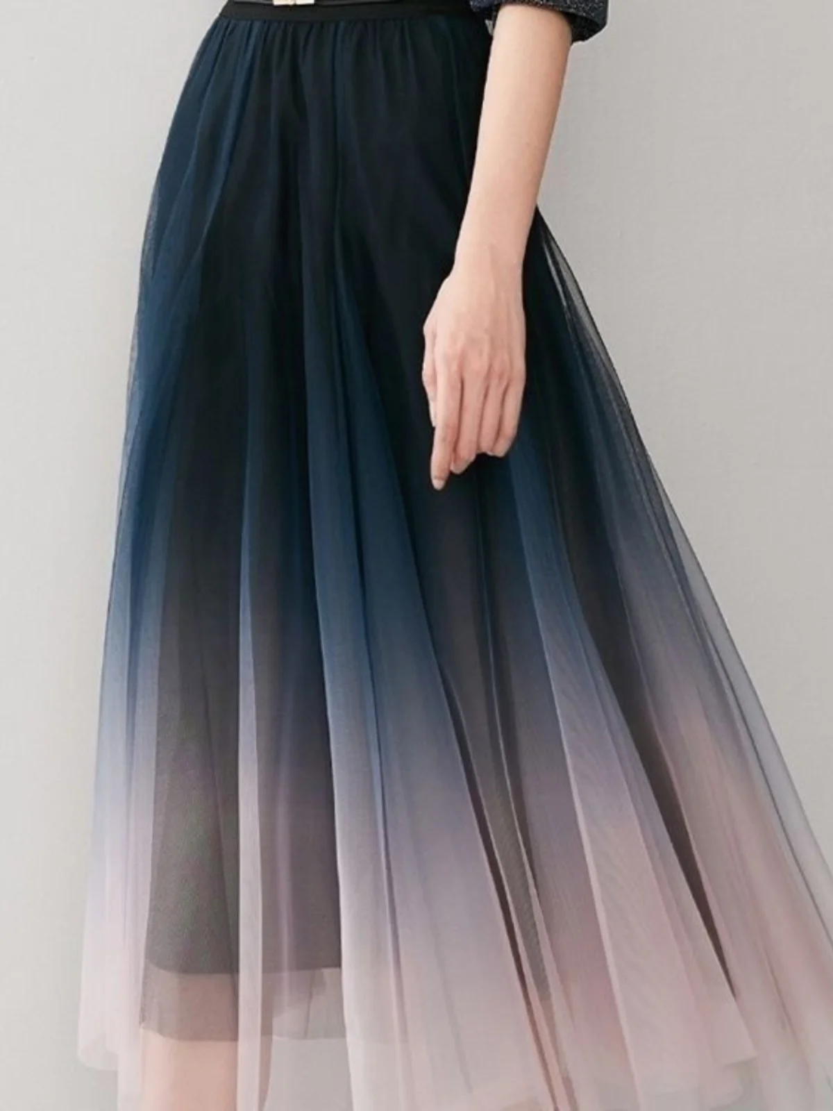 High Waist Fleece Lined Gradient Color Mesh Half Skirt Women's Gored Skirt Autumn Winter New Style Elegant Chic Midi Skirt
High Waist Fleece Lined Gradient Color Mesh Half Skirt Women's Gored Skirt Autumn Winter New Style Elegant Chic Midi Skirt