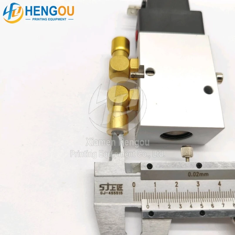 New 98.184.1051 4/2-way Valve Hengou SM102 CD102 SM74 SM52 Offset Printing Machine Parts High Quality Import
New 98.184.1051 4/2-way Valve Hengou SM102 CD102 SM74 SM52 Offset Printing Machine Parts High Quality Import