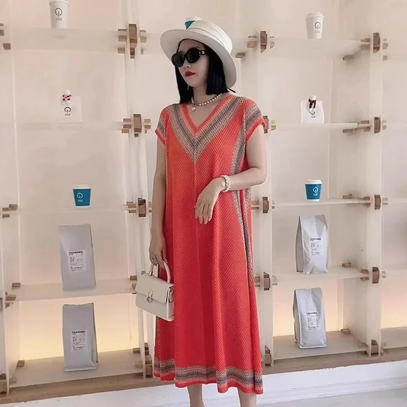 Miyake 2025 Summer New Mid-length Pleated Colour Blocking Women's Dresses Fashion V-neck Short Sleeve Elastic Loose Clothing
Miyake 2025 Summer New Mid-length Pleated Colour Blocking Women's Dresses Fashion V-neck Short Sleeve Elastic Loose Clothing