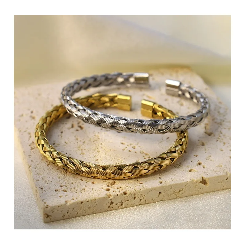 Hot-selling Retro Open Twist Woven Bracelet Women's Gold Non-fading Titanium Steel Bracelet
Hot-selling Retro Open Twist Woven Bracelet Women's Gold Non-fading Titanium Steel Bracelet