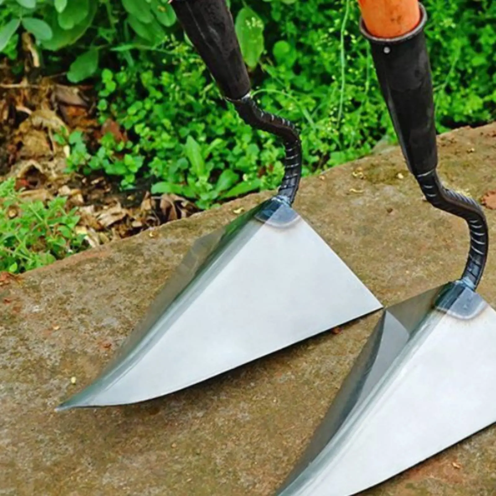 Triangular Hoe Manganese Steel Narrow Point Hoe Farm Tool Single Piece Forging Long-Lasting for Gardeners, Soil Loosening
Triangular Hoe Manganese Steel Narrow Point Hoe Farm Tool Single Piece Forging Long-Lasting for Gardeners, Soil Loosening