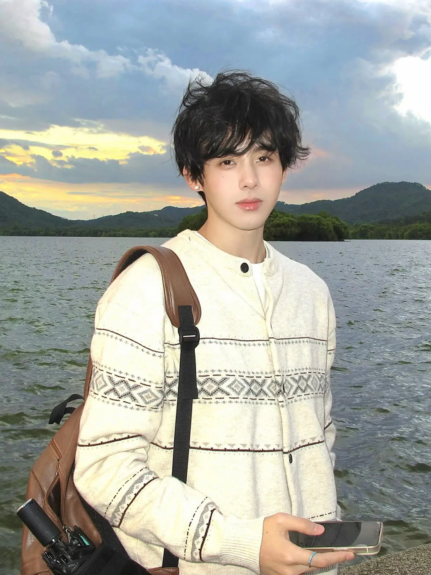 Мужской вязаный кардиган с цветочным узором и вышивкой, мягкий, с длинными рукавами, для осени, повседневный, в стиле кэжуал
Мужской вязаный кардиган с цветочным узором и вышивкой, мягкий, с длинными рукавами, для осени, повседневный, в стиле кэжуал