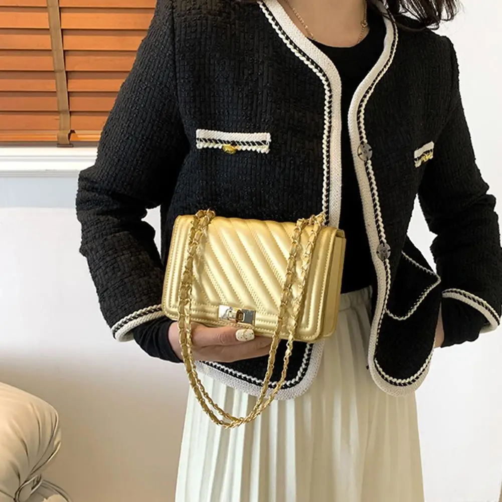 Fashionable Mini Quilted Embossed Chain Shoulder Bag Simple And Versatile Diagonal Crossbody Bag For Women Square Handbag
Fashionable Mini Quilted Embossed Chain Shoulder Bag Simple And Versatile Diagonal Crossbody Bag For Women Square Handbag