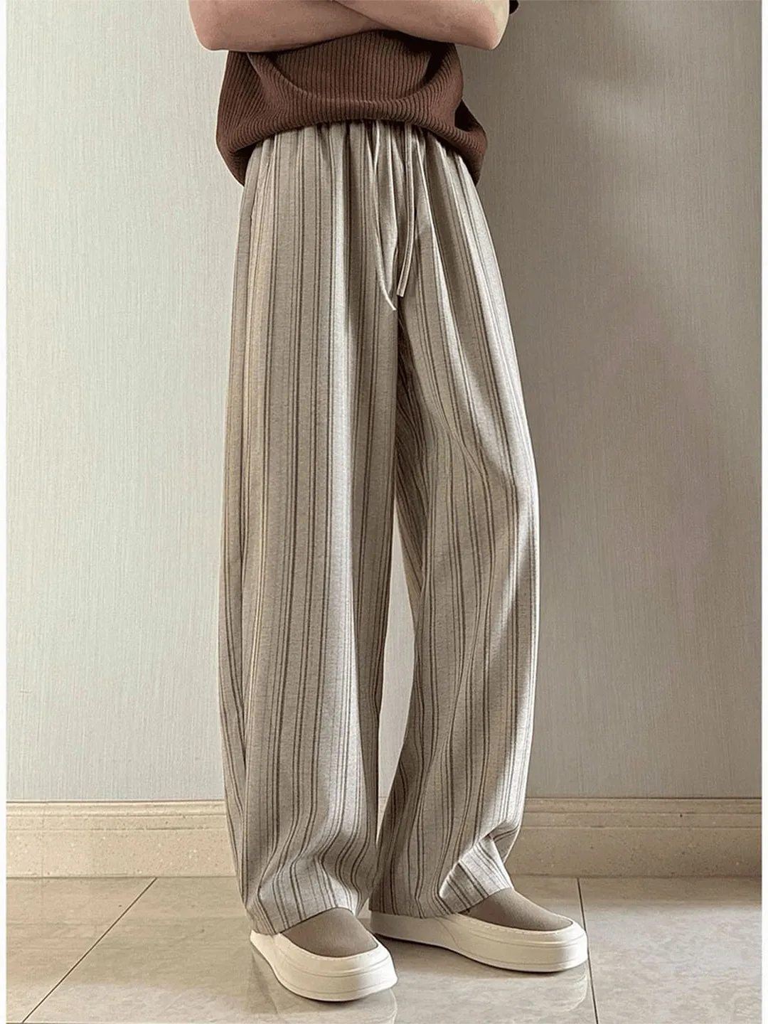 Cleanfit Ice Silk Casual Pants Men's Summer Straight Leg Drapey Texture Sensation Stripe Patterned Loose Fit Fashionable Urba...
Cleanfit Ice Silk Casual Pants Men's Summer Straight Leg Drapey Texture Sensation Stripe Patterned Loose Fit Fashionable Urba...