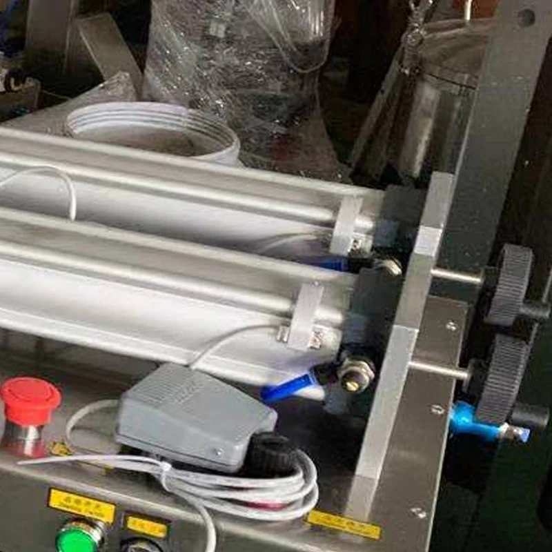 High-Grade Pneumatic Horizontal Beverage Water Liquid Filling Machine Automatic Quantitative Liquid Filling Machine
High-Grade Pneumatic Horizontal Beverage Water Liquid Filling Machine Automatic Quantitative Liquid Filling Machine