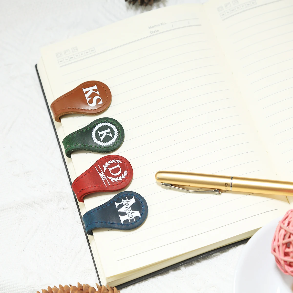 Personalized Leather Magnet Bookmark Reading UV Printing White Clip Retro Magnetic Towel Fashion Magnetic Suction Clip
Personalized Leather Magnet Bookmark Reading UV Printing White Clip Retro Magnetic Towel Fashion Magnetic Suction Clip