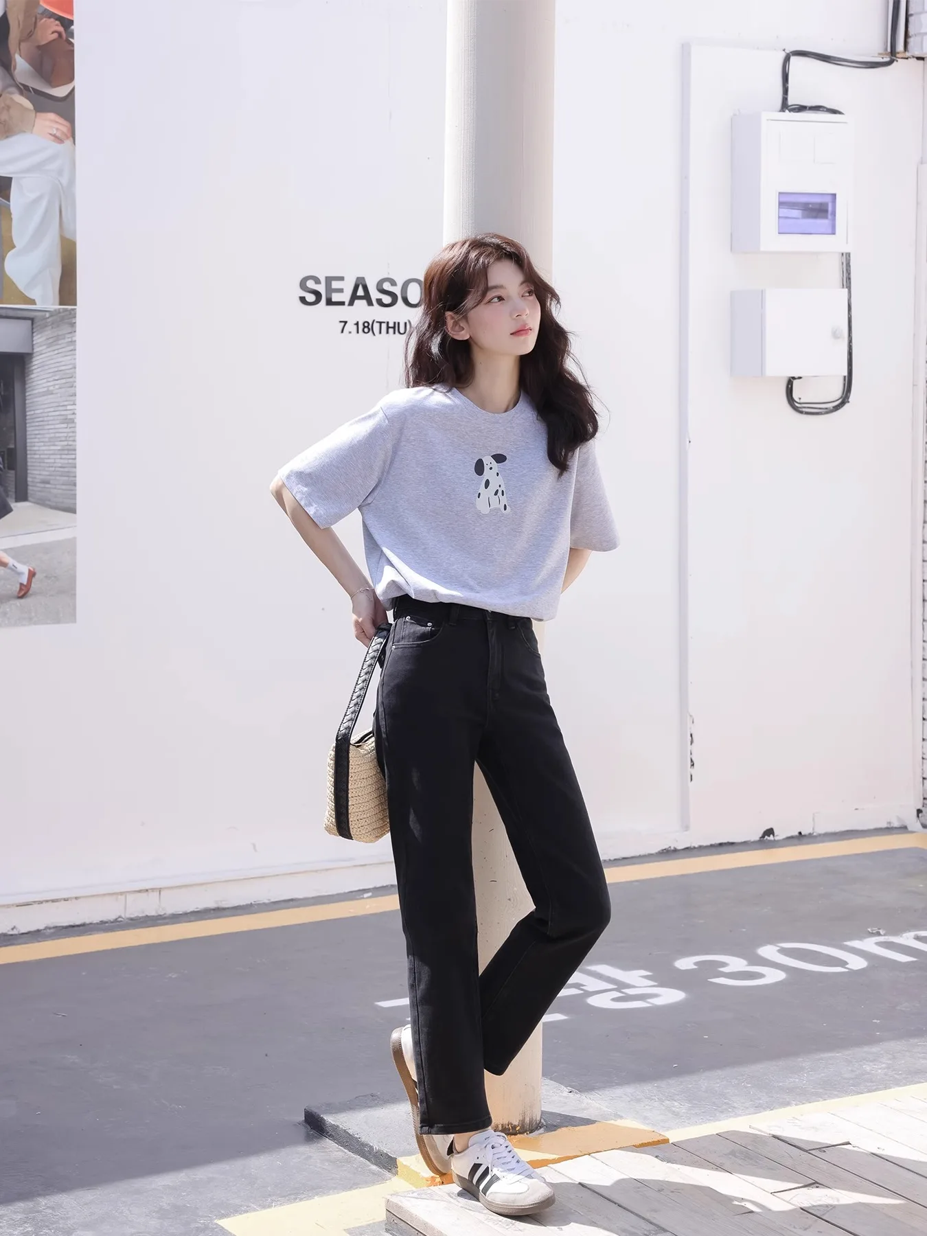 Slimming Nine-Piece Denim Jeans for Short Women Island Micro-Cone Version High Waist Straight Leg Casual Style
Slimming Nine-Piece Denim Jeans for Short Women Island Micro-Cone Version High Waist Straight Leg Casual Style