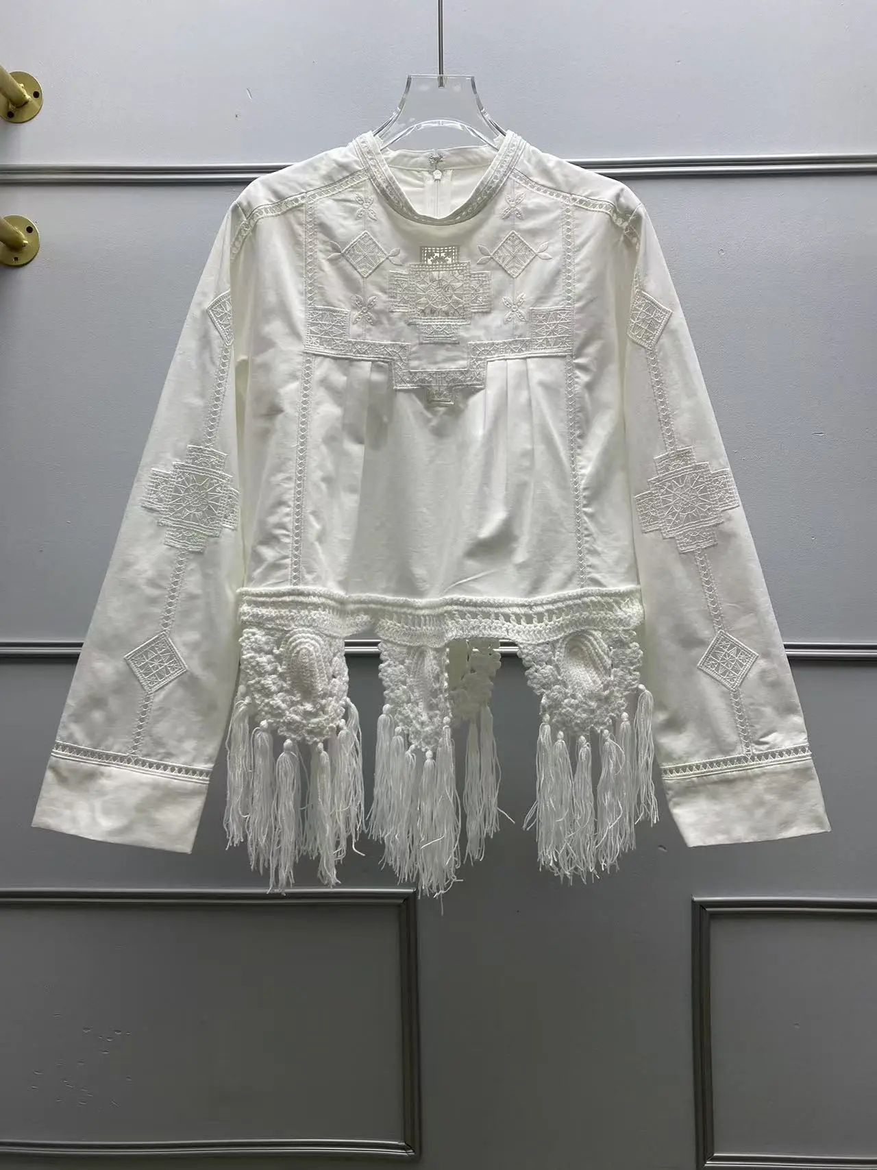 2025 Isabels Marants Fashion Blouse Vintage Embroidery Hollow Rope Knot Tassel Round Neck Loose Long Sleeve Top Women's T-Shirt
2025 Isabels Marants Fashion Blouse Vintage Embroidery Hollow Rope Knot Tassel Round Neck Loose Long Sleeve Top Women's T-Shirt