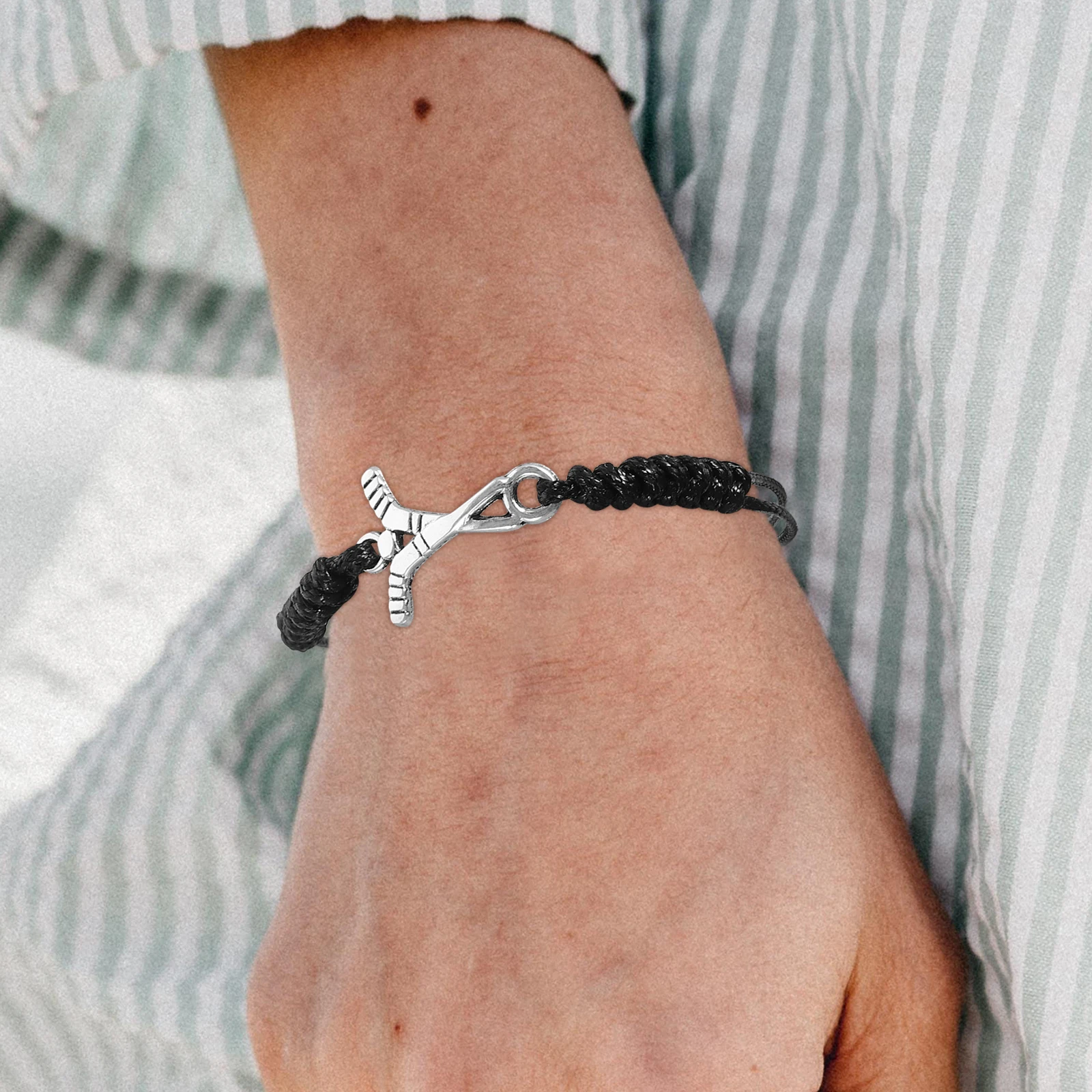 Hockey Bracelet for Couples Sports Teams Durable Alloy Wristband Stylish Lightweight Charms Meaningful Gift Team Spirit
Hockey Bracelet for Couples Sports Teams Durable Alloy Wristband Stylish Lightweight Charms Meaningful Gift Team Spirit