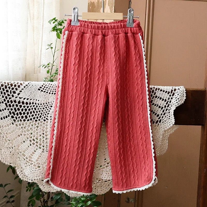 2025 Autumn Korean Children and Girls Foreign Lace Retro Twist Knitted Straight Casual Pants fashion
2025 Autumn Korean Children and Girls Foreign Lace Retro Twist Knitted Straight Casual Pants fashion