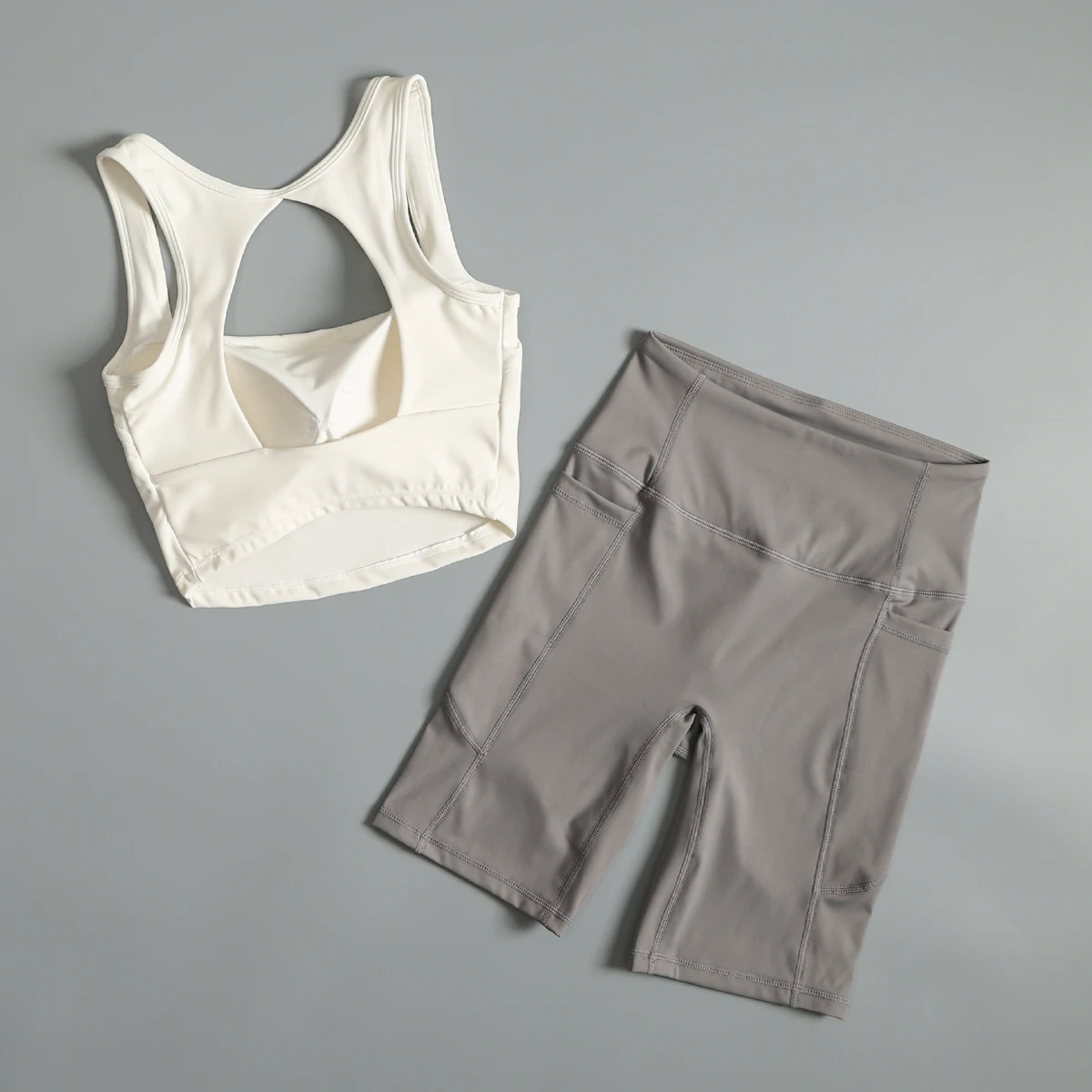 Internet celebrity new fitness suit for women in summer breathable beautiful back morning jogging yoga suit high waist hip
Internet celebrity new fitness suit for women in summer breathable beautiful back morning jogging yoga suit high waist hip