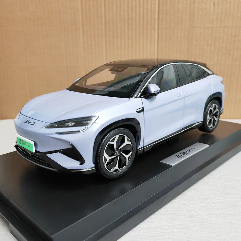 Diecast 1:18 Scale Original BYD Haili 07EV New Energy Electric Vehicle Alloy Car Model Collectible Toy Gift Souvenir Display
Diecast 1:18 Scale Original BYD Haili 07EV New Energy Electric Vehicle Alloy Car Model Collectible Toy Gift Souvenir Display