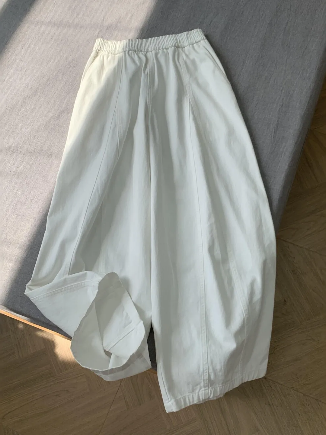 High-End Loose Wide-Leg Pants Women's plus Size White Chic Feeling Pants Casual High Waist Straight Tube Trousers
High-End Loose Wide-Leg Pants Women's plus Size White Chic Feeling Pants Casual High Waist Straight Tube Trousers