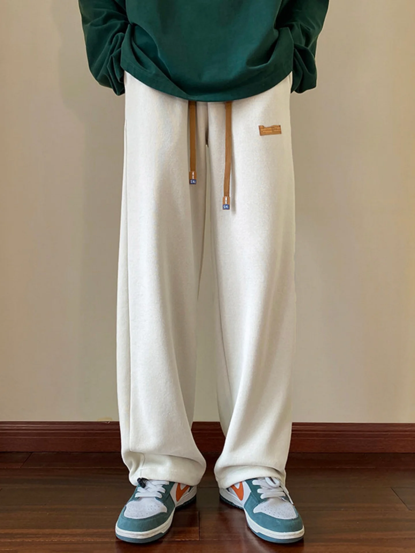 Men's Spring Autumn Loose Casual Pants Thin Straight Sporty Trousers Large Size Long Sweatpants Drapey Comfortable Fashionable
Men's Spring Autumn Loose Casual Pants Thin Straight Sporty Trousers Large Size Long Sweatpants Drapey Comfortable Fashionable