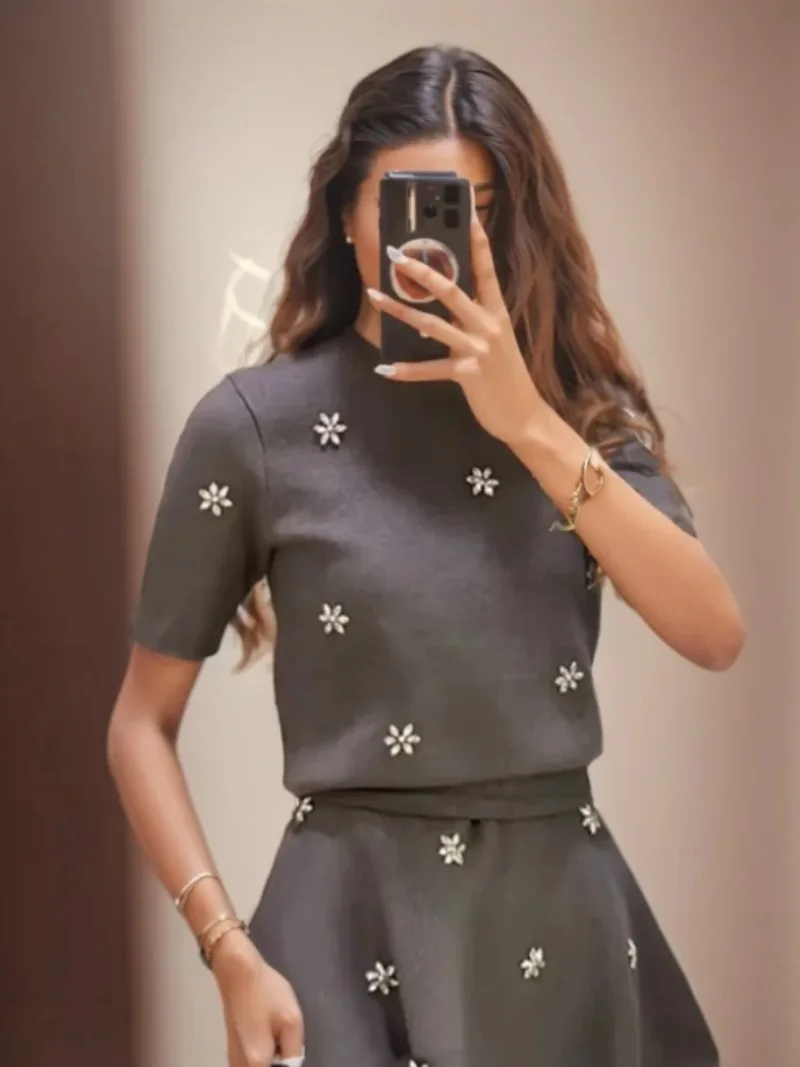 Elegant Knitted Women Sets with Skirts Fashion O Neck Long Sleeve Slim Pullover Hip Package Mini Skirt Ladies High Street Suit
Elegant Knitted Women Sets with Skirts Fashion O Neck Long Sleeve Slim Pullover Hip Package Mini Skirt Ladies High Street Suit