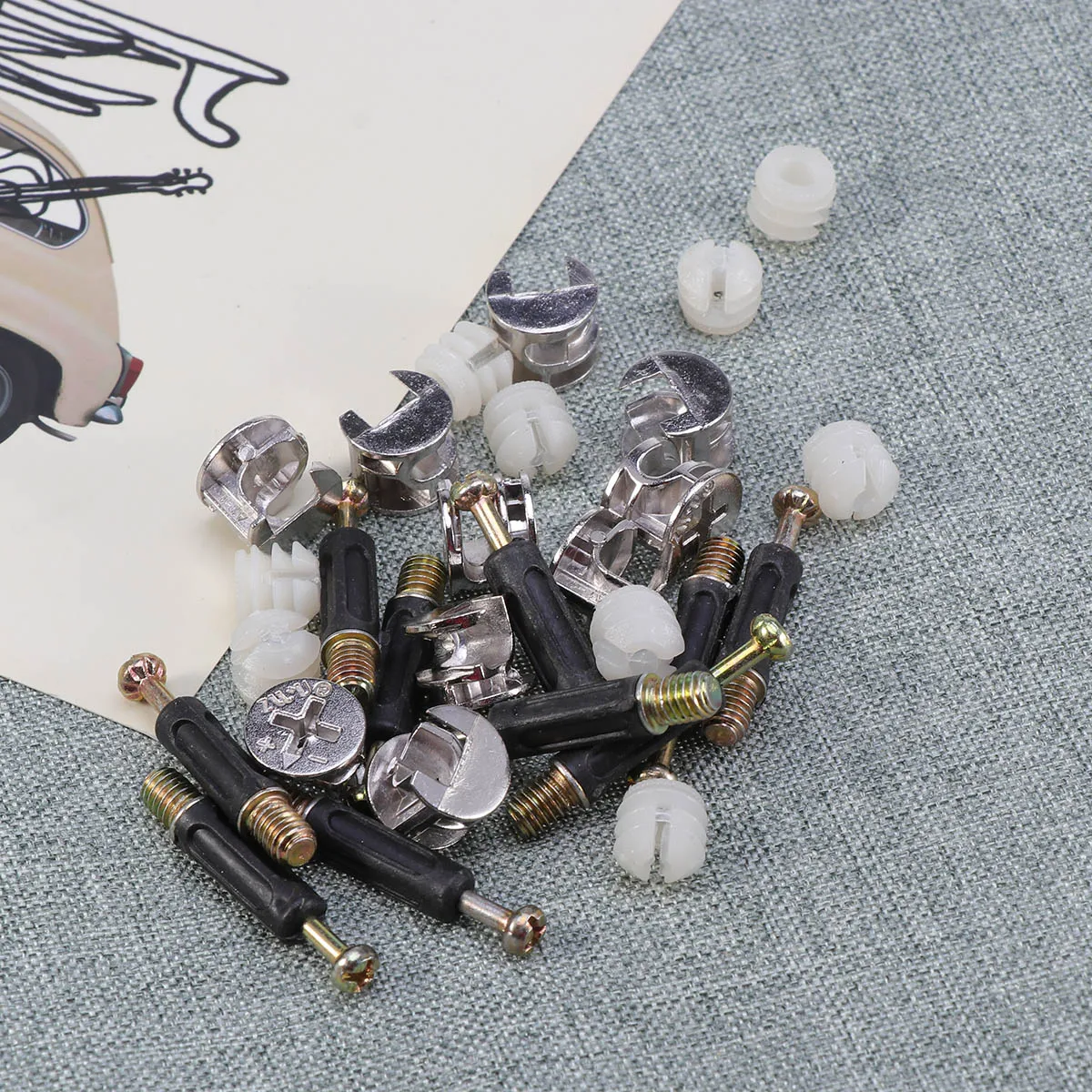 Furniture Connecting Cam Fastening Connector Sturdy PreInserted Nuts Desk Work Tapered Threads Vibration Resistant Dowels Side
Furniture Connecting Cam Fastening Connector Sturdy PreInserted Nuts Desk Work Tapered Threads Vibration Resistant Dowels Side
