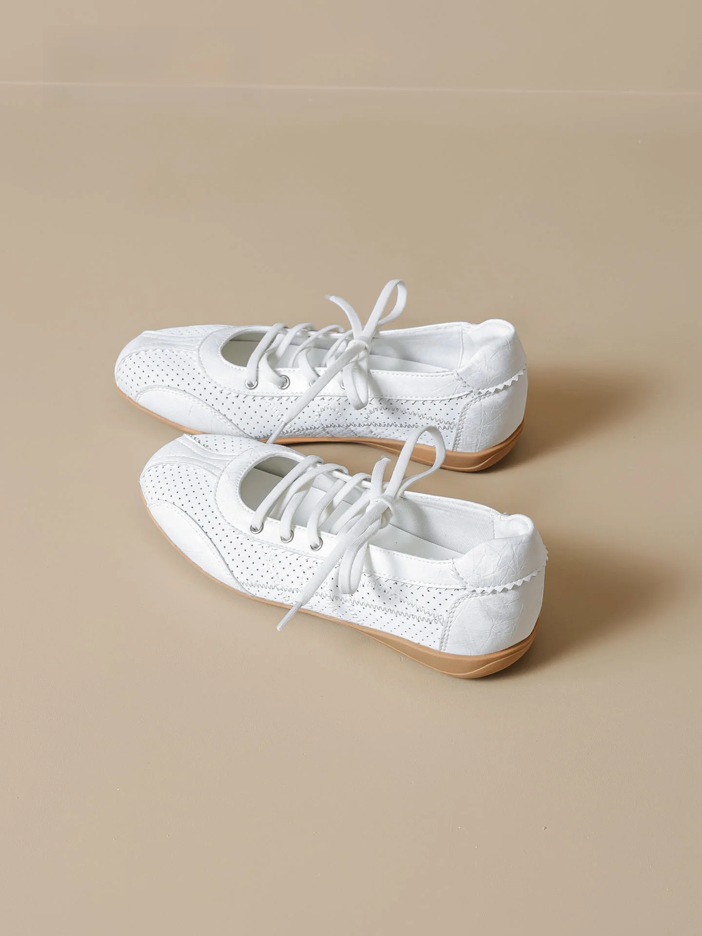 Agsdon Sporty Mary Jane Shoes Women's Breathable Casual Ballet Flat Shoes Low Cut round Toe Rubber Sole All Season Wear
Agsdon Sporty Mary Jane Shoes Women's Breathable Casual Ballet Flat Shoes Low Cut round Toe Rubber Sole All Season Wear