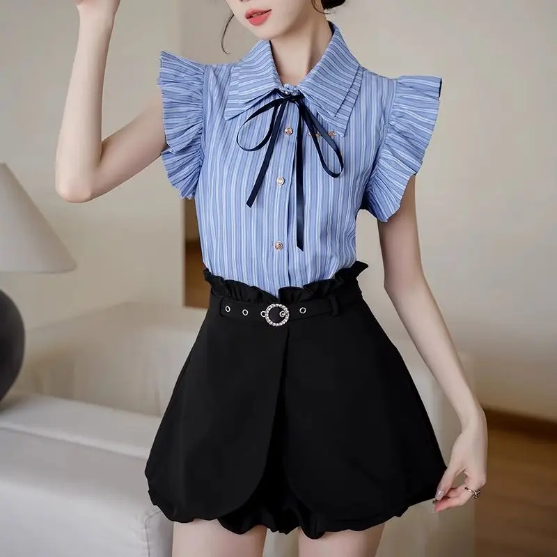 Casual and Fashionable Women's Set Summer High-end Blue Striped Shirt Shorts Two-piece Set
Casual and Fashionable Women's Set Summer High-end Blue Striped Shirt Shorts Two-piece Set