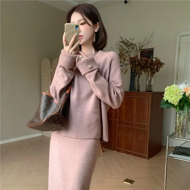 French Elegant New Women Two Piece Sets Knitted Long Sleeve O Neck Pullover Sweater + High Waist Straight Long Skirt Outfits
French Elegant New Women Two Piece Sets Knitted Long Sleeve O Neck Pullover Sweater + High Waist Straight Long Skirt Outfits