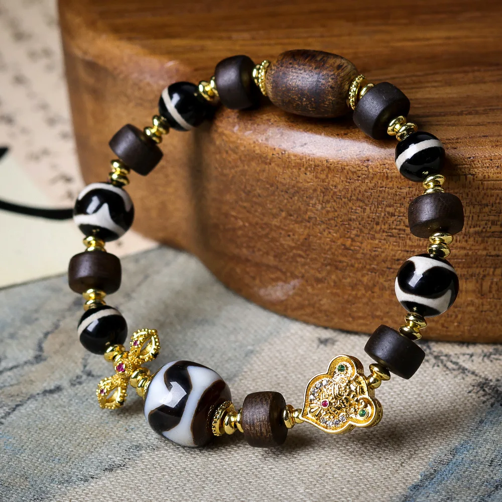 Albino Tiger Tooth Dzi Beads Bracelet with Fusen Red Soil Green Agarwood Original Chinese Style Handcrafted Wristband Gifts
Albino Tiger Tooth Dzi Beads Bracelet with Fusen Red Soil Green Agarwood Original Chinese Style Handcrafted Wristband Gifts