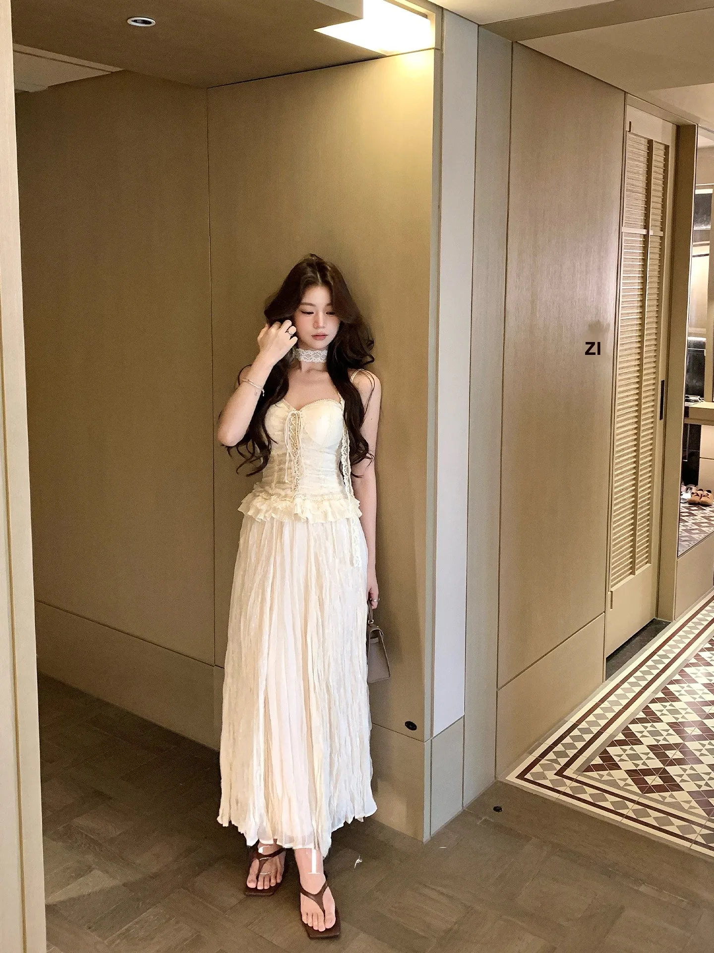 Elegant Lace Mesh Half Skirt Long Skirt Pleated Texture Versatile Quality 23TH Silent Yearn for Long Skirts Ladies Fashion
Elegant Lace Mesh Half Skirt Long Skirt Pleated Texture Versatile Quality 23TH Silent Yearn for Long Skirts Ladies Fashion