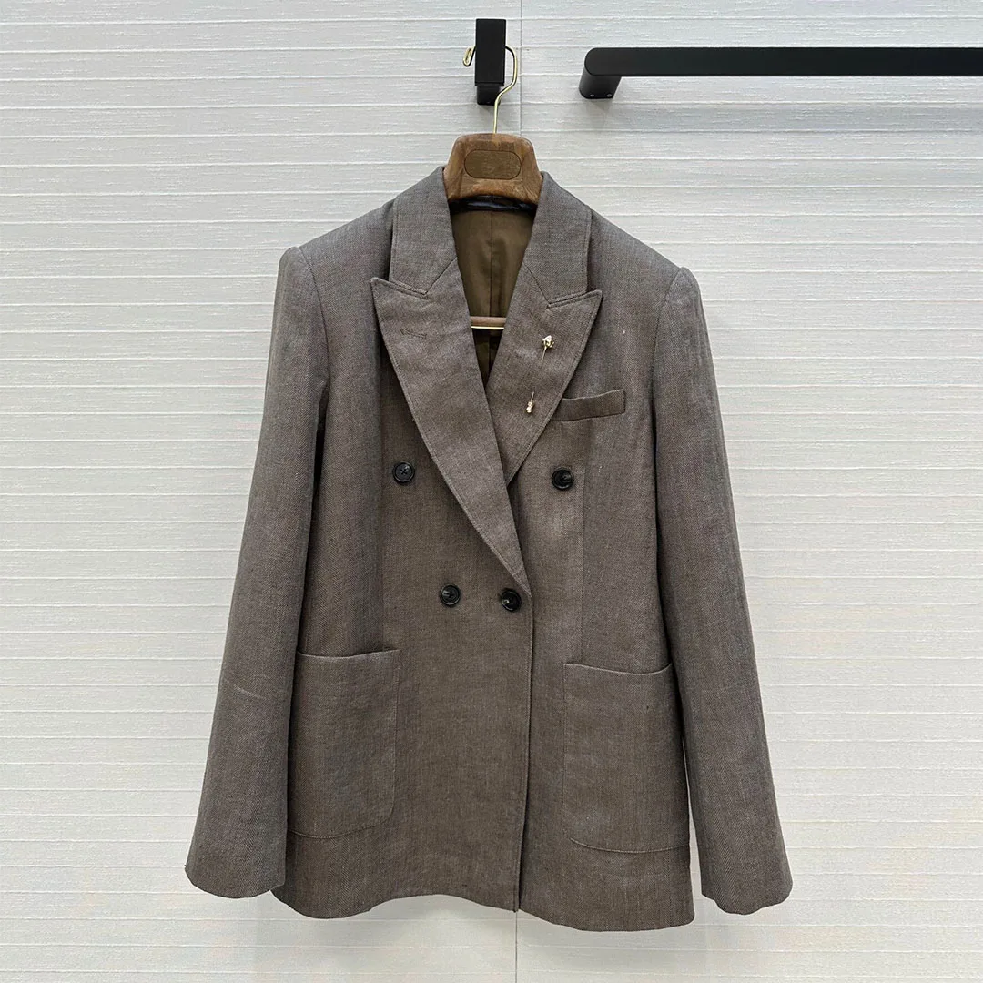 Высокое качество в стиле Old Money, 100% льняной коричневый пиджак, женский пиджак с надрезом и длинными рукавами, брошь на пуговицах, повседневное офисное пальто, костюм
Высокое качество в стиле Old Money, 100% льняной коричневый пиджак, женский пиджак с надрезом и длинными рукавами, брошь на пуговицах, повседневное офисное пальто, костюм