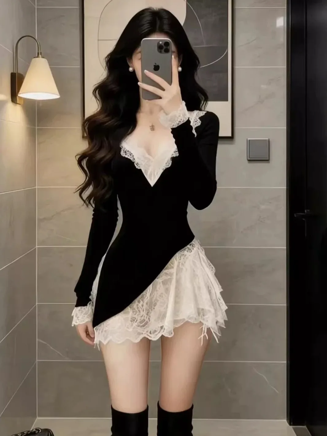 Black Lace Splice V-neck Dress Women's plus Size Slimming Short Skirt High Waist Sexy Style Citywalk Winter Long Sleeve Dress
Black Lace Splice V-neck Dress Women's plus Size Slimming Short Skirt High Waist Sexy Style Citywalk Winter Long Sleeve Dress