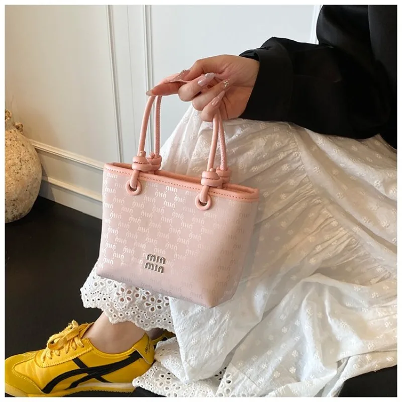 Women's Lightweight Shoulder Bag Easy To Carry For Shopping And Long Walks Comfortable With Fatigue Free Design
Women's Lightweight Shoulder Bag Easy To Carry For Shopping And Long Walks Comfortable With Fatigue Free Design