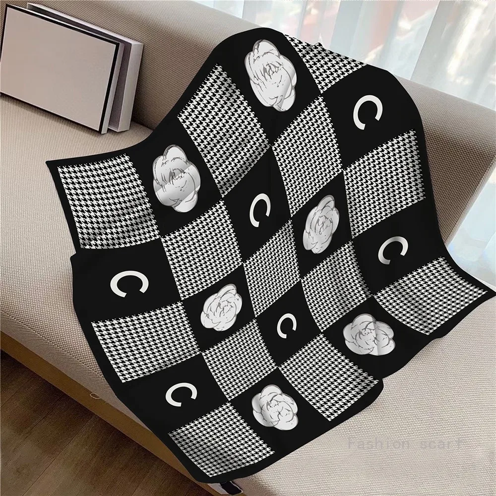 Fashion Summer Luxury Brand New Twill Silk Scarf for Women Flowers Hijab Bandana 90cm Square Spring Shawl Wraps
Fashion Summer Luxury Brand New Twill Silk Scarf for Women Flowers Hijab Bandana 90cm Square Spring Shawl Wraps