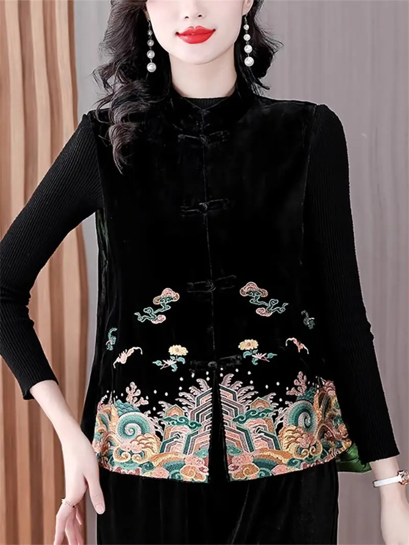 New Chinese Style Embroidered Vest Autumn And Winter High-End Retro Button Up Women's Velvet Jacket Waistcoat Tops Z4515
New Chinese Style Embroidered Vest Autumn And Winter High-End Retro Button Up Women's Velvet Jacket Waistcoat Tops Z4515