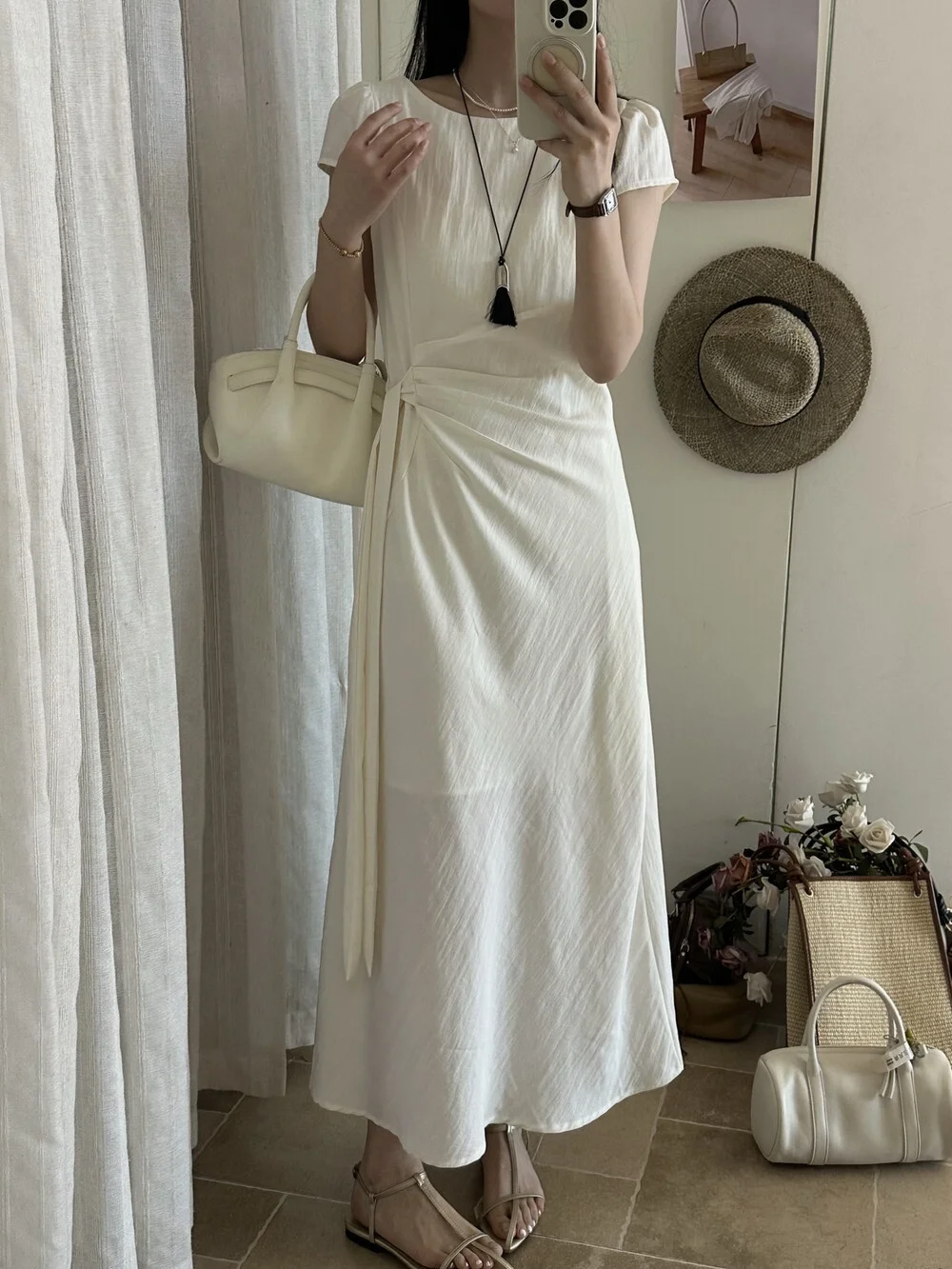 Seventeen Home Little Fly Sleeve Belted Pleated Summer New Pure Color High Quality Dress Korean Style High Waist A-Line Dress
Seventeen Home Little Fly Sleeve Belted Pleated Summer New Pure Color High Quality Dress Korean Style High Waist A-Line Dress