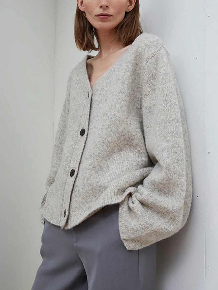 Autumn And Winter New Women's V-neck Sweater Simple Style Loose Long-Sleeved Cardigan Ladies Sweater Jacket
Autumn And Winter New Women's V-neck Sweater Simple Style Loose Long-Sleeved Cardigan Ladies Sweater Jacket