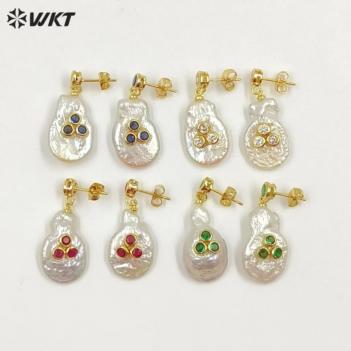 WT-MPE193 Natural Irregular Shape Pearl And Colored Zircon Paved Charms Earrings For Friends Special Gifts Accessory
WT-MPE193 Natural Irregular Shape Pearl And Colored Zircon Paved Charms Earrings For Friends Special Gifts Accessory