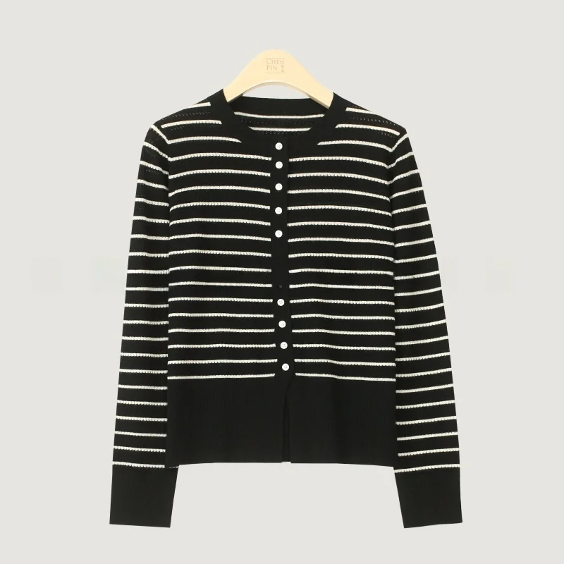100% Wool Knitted Open Cardigan Women's Versatile Stripe Thin Hollow out Sweater New Short Outerwear Soft Long Sleeve Spring
100% Wool Knitted Open Cardigan Women's Versatile Stripe Thin Hollow out Sweater New Short Outerwear Soft Long Sleeve Spring