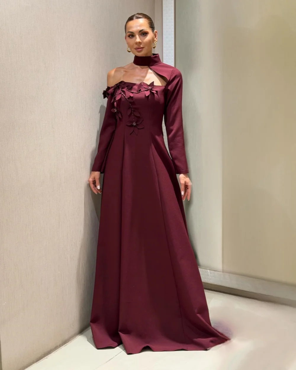 Customized Fashion Women Jersey Handmade Flower Beading A-Line Evening Dress Formal Classic High Collar Long Sleeves Party Gowns
Customized Fashion Women Jersey Handmade Flower Beading A-Line Evening Dress Formal Classic High Collar Long Sleeves Party Gowns