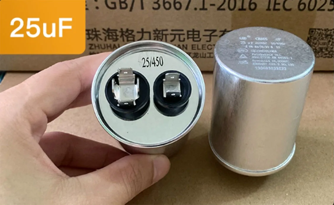 CBB65 450V25UF оригинальный новый бренд Gree кондиционер компрессор пусковой конденсатор двигателя переменного тока конденсатор
CBB65 450V25UF оригинальный новый бренд Gree кондиционер компрессор пусковой конденсатор двигателя переменного тока конденсатор