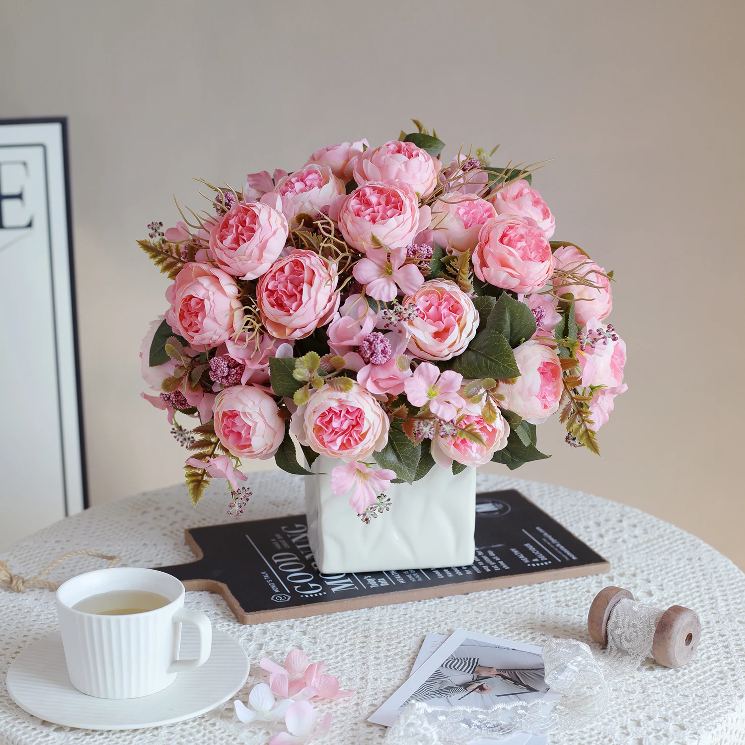 1PC Artificial Flowers Wedding Home Bedroom Decoration Bridal Bouquet Garden Fake Silk Peony Hydrangeas Vase for Board Outdoors
1PC Artificial Flowers Wedding Home Bedroom Decoration Bridal Bouquet Garden Fake Silk Peony Hydrangeas Vase for Board Outdoors