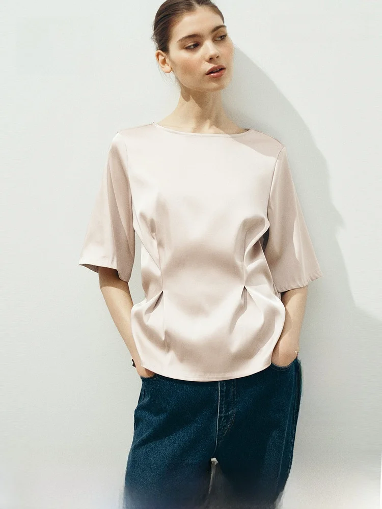 Новая летняя женская блузка H&M с эффектом утяжки на талии, повседневный стиль, на молнии, из полиэстера, вискозы и спандекса, с круглым вырезом, короткий рукав
Новая летняя женская блузка H&M с эффектом утяжки на талии, повседневный стиль, на молнии, из полиэстера, вискозы и спандекса, с круглым вырезом, короткий рукав