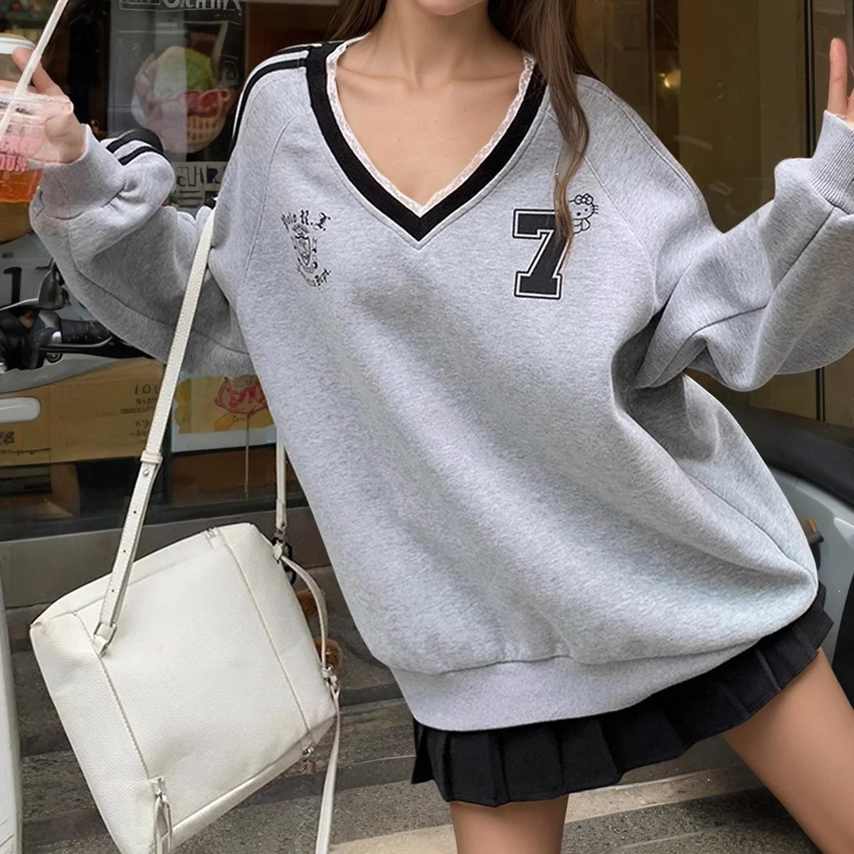 V-Neck Patchwork Striped Letter Printed Long Sleeve Women's Casual Style Hoodie No Brand Registered Trademark Regular Sleeve
V-Neck Patchwork Striped Letter Printed Long Sleeve Women's Casual Style Hoodie No Brand Registered Trademark Regular Sleeve