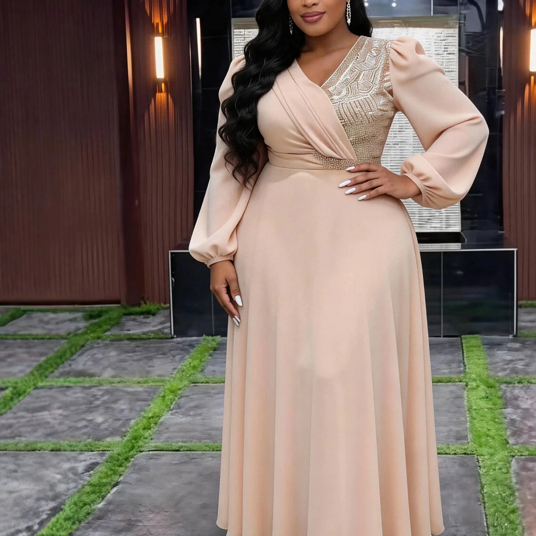 Plus-size Women's Apricot Beaded Long Dress With A Large Hem, V-neck, Puff Sleeves, And Waist-cinching Design For Plus-size Prom
Plus-size Women's Apricot Beaded Long Dress With A Large Hem, V-neck, Puff Sleeves, And Waist-cinching Design For Plus-size Prom
