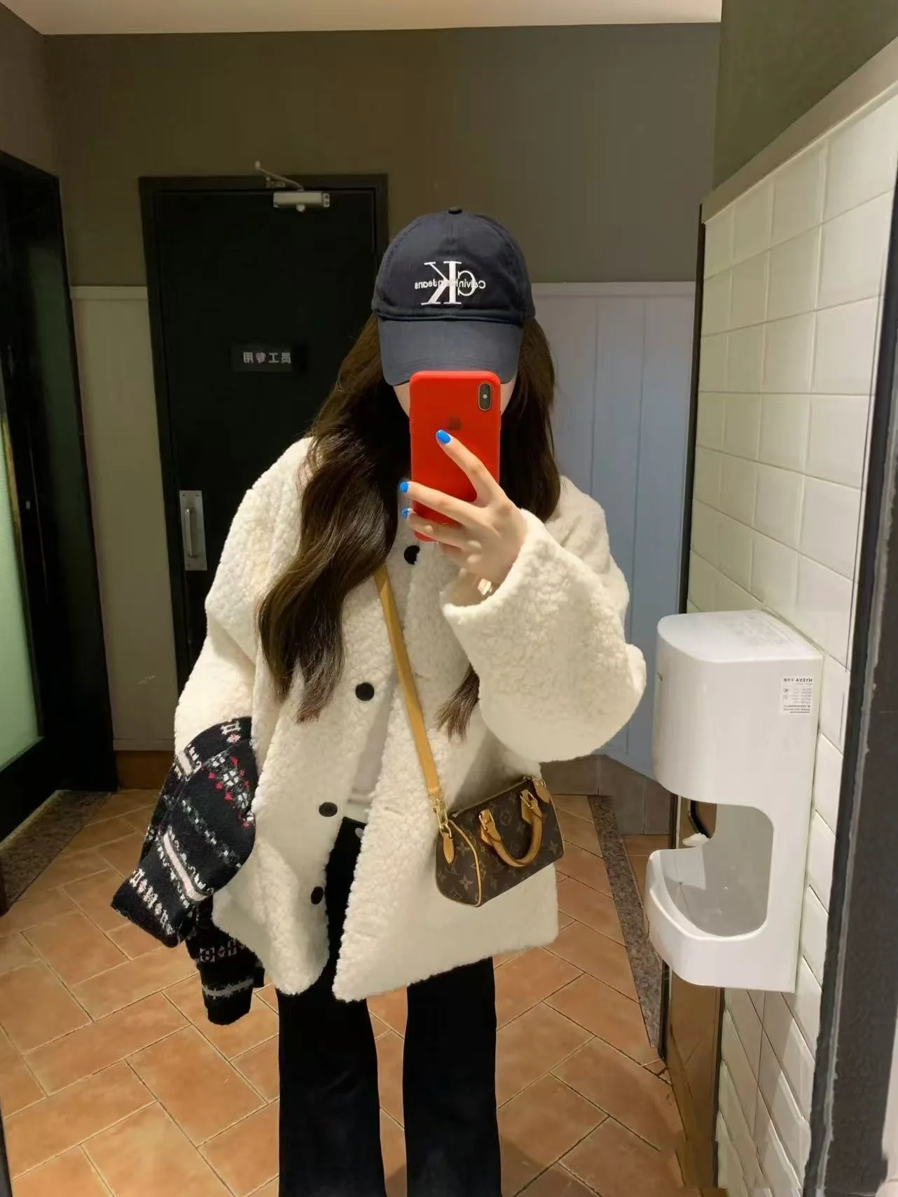 Куртка из овечьей шерсти, женская одежда, современный современный ток, подарок на день, недавно свежий, новейший обновленный продвинутый прогрессивный комплект
Куртка из овечьей шерсти, женская одежда, современный современный ток, подарок на день, недавно свежий, новейший обновленный продвинутый прогрессивный комплект