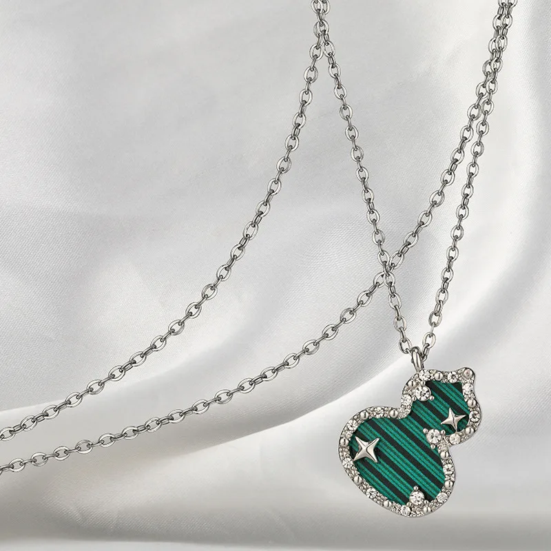 Classic titanium steel necklace, cold wind collarbone chain, gourd-shaped necklace
Classic titanium steel necklace, cold wind collarbone chain, gourd-shaped necklace
