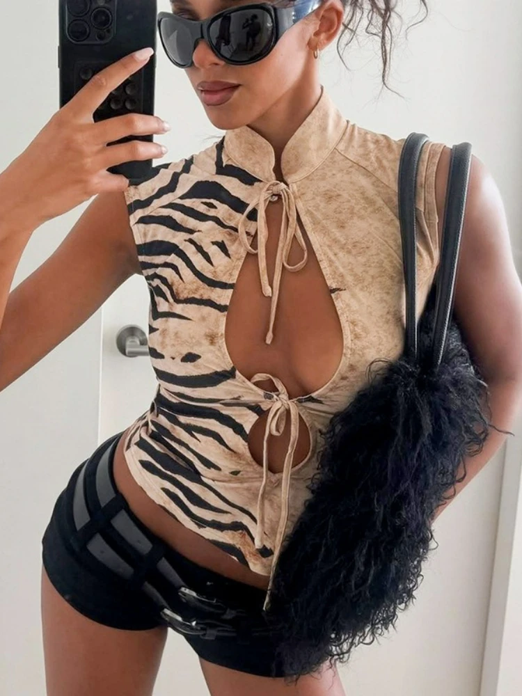 Women's Stand Collar Hollow Out Tanks Top High Street Sleeveless Lace-up Slim Corset T-shirt 2026 Summer Printed Slim Crop Tops
Women's Stand Collar Hollow Out Tanks Top High Street Sleeveless Lace-up Slim Corset T-shirt 2026 Summer Printed Slim Crop Tops