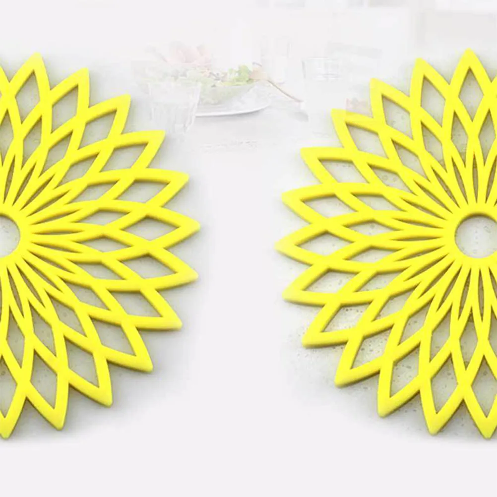 1 Pc Silicone Coaster Round and Flower Hot Pads Non-slip Heat Insulation Mat For Home Use(Random Color)
1 Pc Silicone Coaster Round and Flower Hot Pads Non-slip Heat Insulation Mat For Home Use(Random Color)