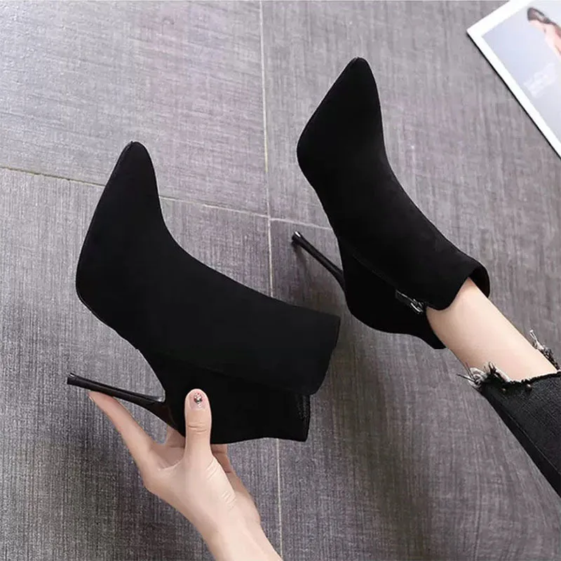 Shoes for Women 2025 Autumn/Winter Short Boots Women High Heels Sexy Black Stiletto Pointed Toe Side Zipper Boots Botas De Mujer
Shoes for Women 2025 Autumn/Winter Short Boots Women High Heels Sexy Black Stiletto Pointed Toe Side Zipper Boots Botas De Mujer