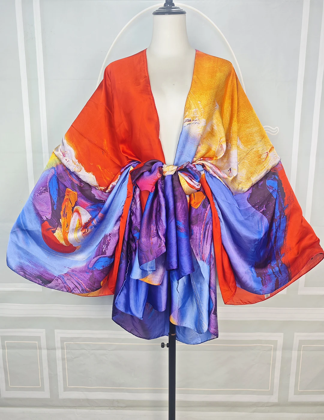 Women's Summer Beach Wear Silky Cardigans KImonos Bohomian Elegant Women Party Mini Skirt Printed Open Front Long Sleeve Duster
Women's Summer Beach Wear Silky Cardigans KImonos Bohomian Elegant Women Party Mini Skirt Printed Open Front Long Sleeve Duster