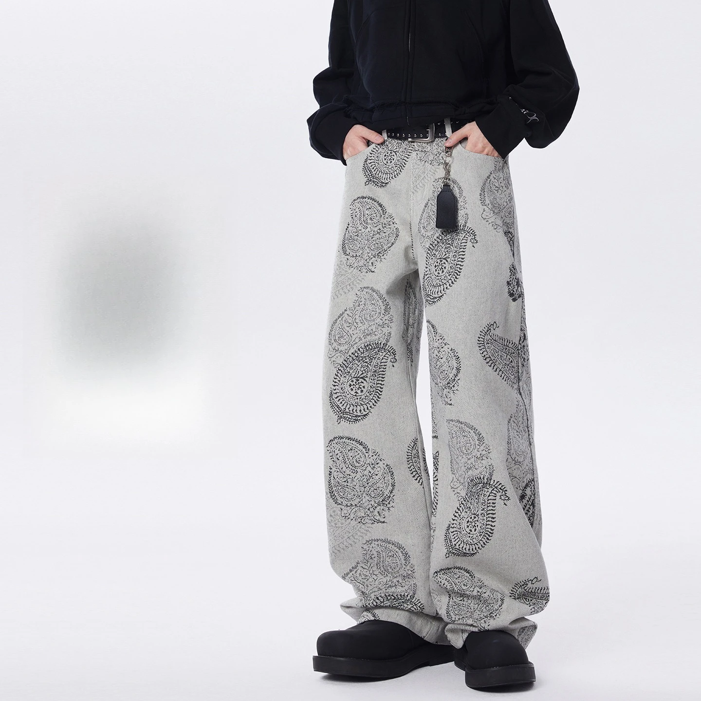 Джинсы-джоггеры мужские, жаккардовые, в американском ретро-стиле, свободные, прямые, унисекс
Джинсы-джоггеры мужские, жаккардовые, в американском ретро-стиле, свободные, прямые, унисекс