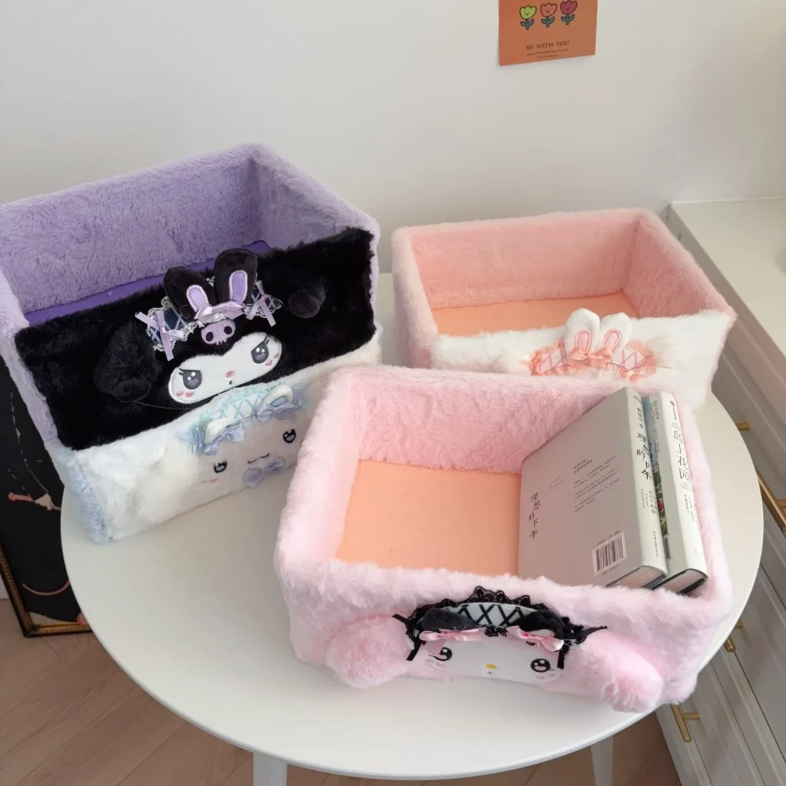 Милый Kuromi My Melody Hello Kitty, домашний настольный ящик для хранения косметики, аниме Sanrio Girly Heart, большая вместительная коробка для сортировки одежды
Милый Kuromi My Melody Hello Kitty, домашний настольный ящик для хранения косметики, аниме Sanrio Girly Heart, большая вместительная коробка для сортировки одежды