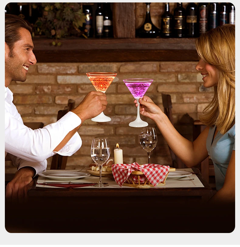1pcs LED Light Glasses with Battery Bar KTV Luminous Cocktail Glass Luminous Cups FDA Food Grade Plastic Wine Glass Led Cup
1pcs LED Light Glasses with Battery Bar KTV Luminous Cocktail Glass Luminous Cups FDA Food Grade Plastic Wine Glass Led Cup