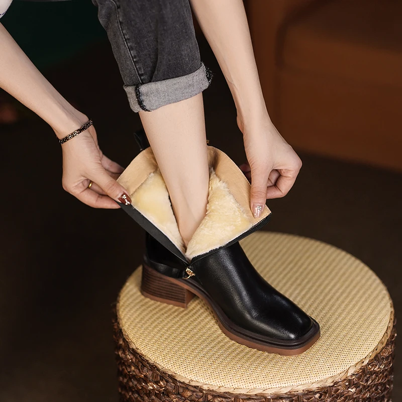 2022 European Russia winter boots natural leather warm snow boots 22-24.5cm cowhide +wool ankle boots side zip Woolen boots
2022 European Russia winter boots natural leather warm snow boots 22-24.5cm cowhide +wool ankle boots side zip Woolen boots